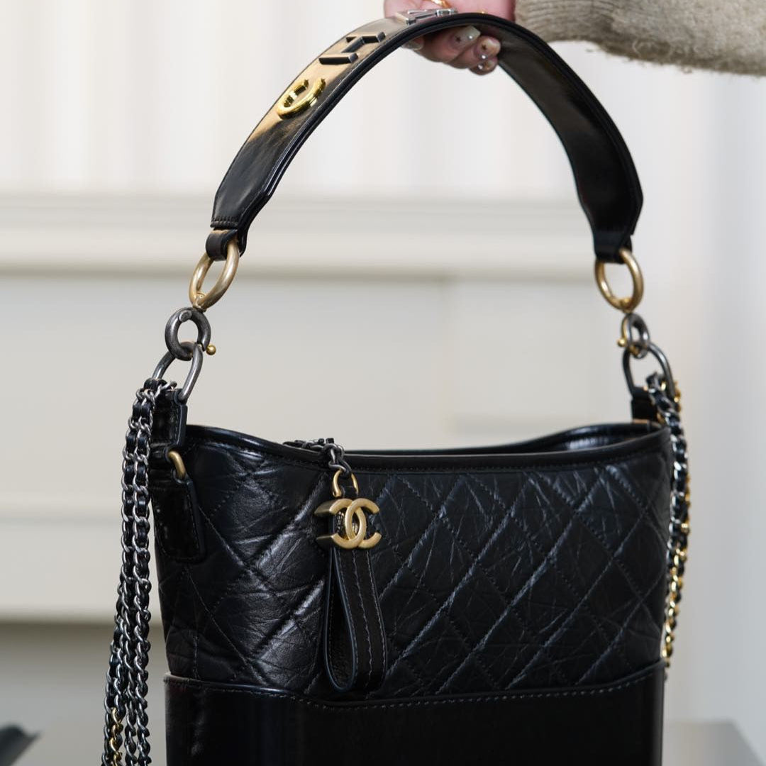 Gabrielle Hobo Black Medium - CHANEL