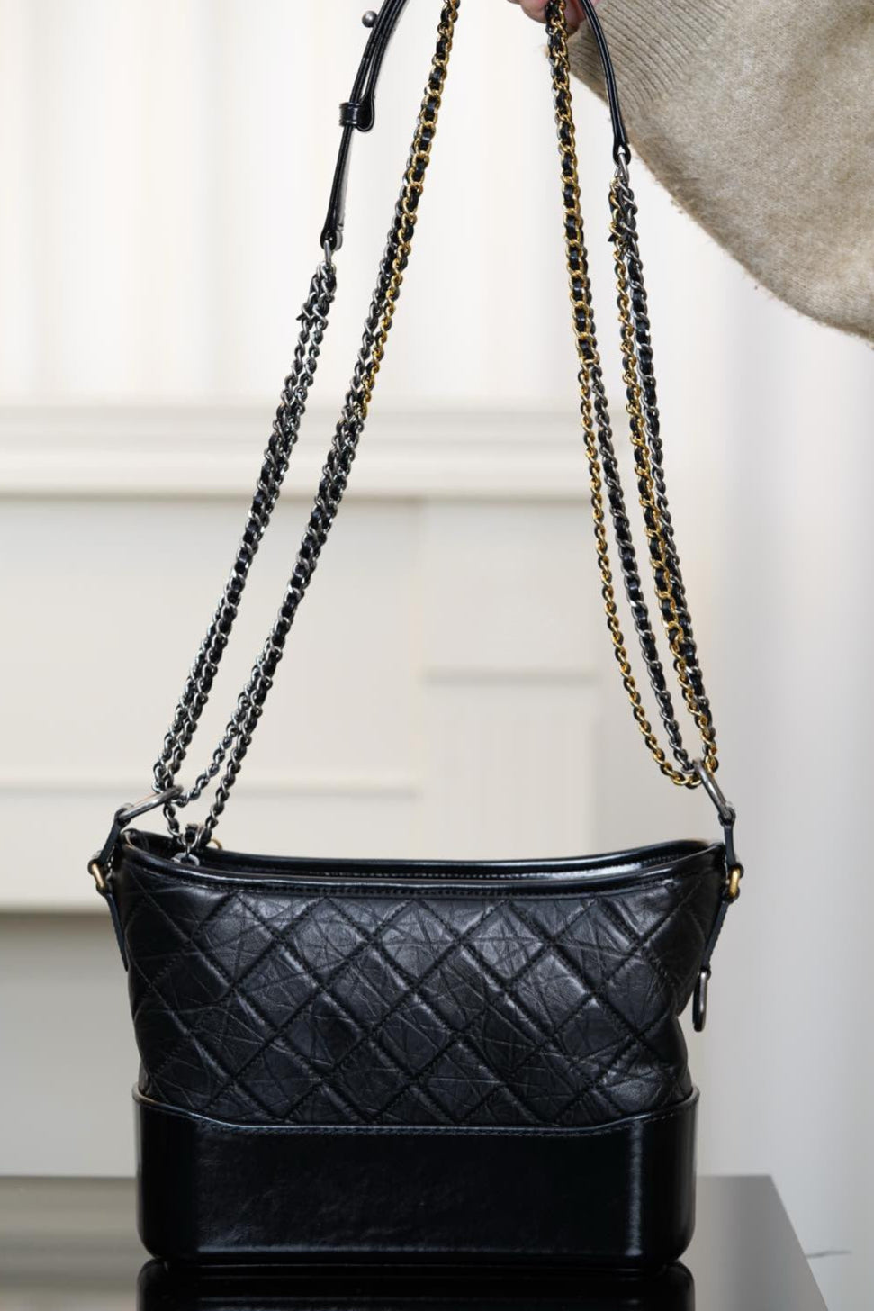 Gabrielle Hobo Black Medium - CHANEL