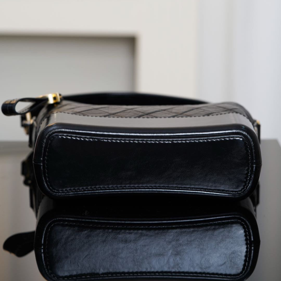 Gabrielle Hobo Black Medium - CHANEL